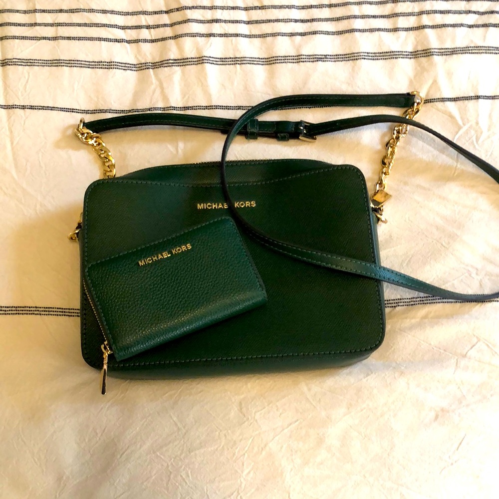 Practically new jet setter Michael Kors crossbody and wallet